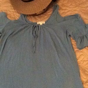 Cold shoulder top